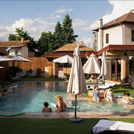 Guest House Wishmore บันยา ภายนอก รูปภาพ