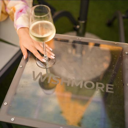 Guest House Wishmore บันยา ภายนอก รูปภาพ