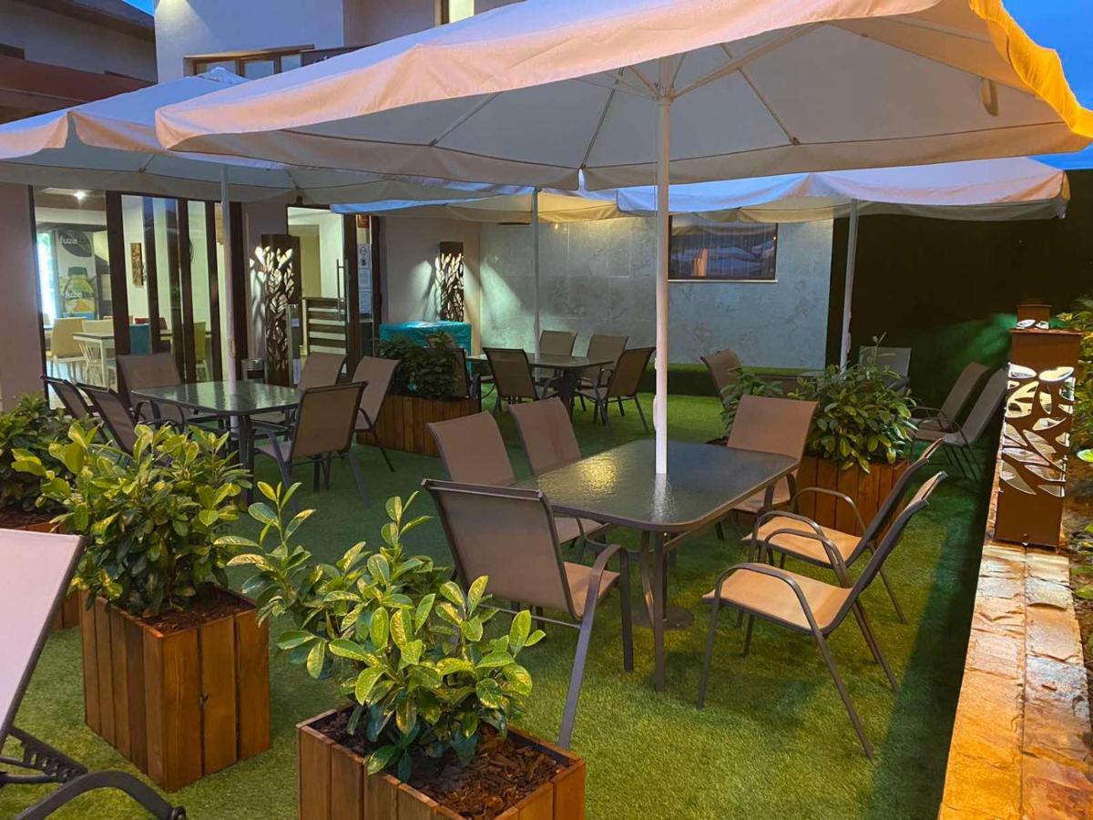 Guest House Wishmore บันยา ภายนอก รูปภาพ