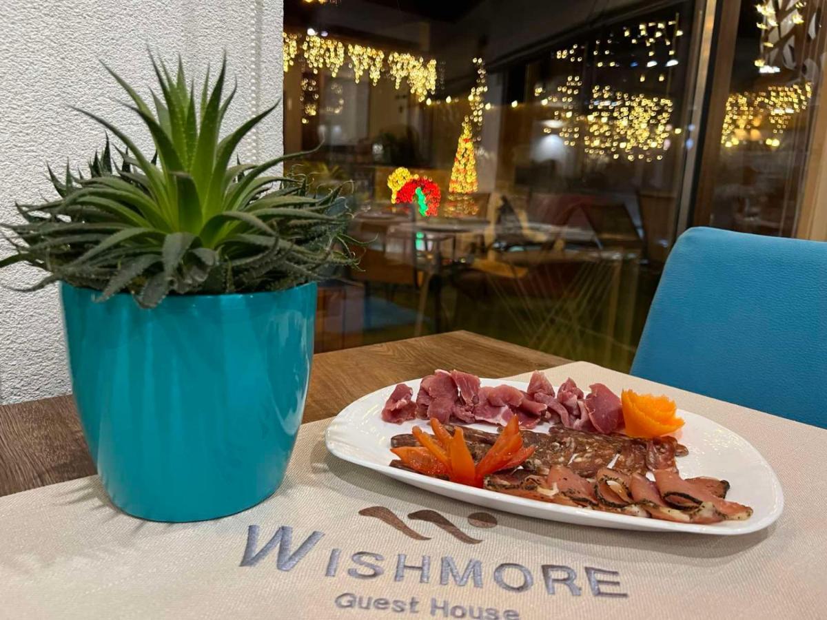 Guest House Wishmore บันยา ภายนอก รูปภาพ