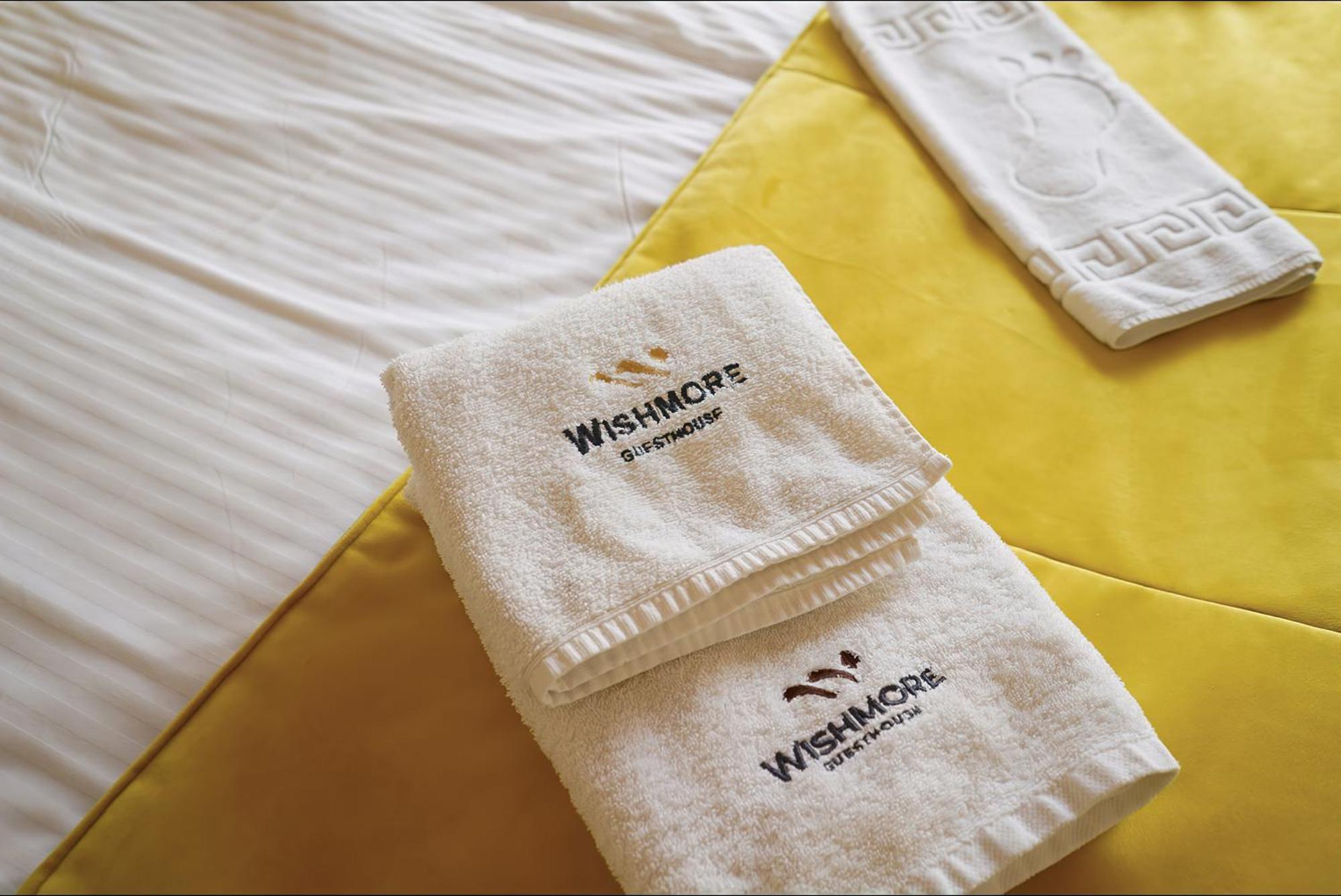 Guest House Wishmore บันยา ภายนอก รูปภาพ